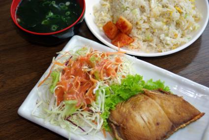 焼しゃけ炒飯定食