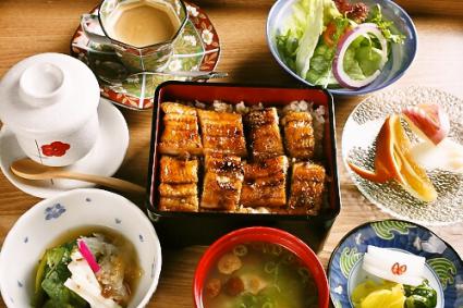 うな重定食（鳗鱼盖饭定食）