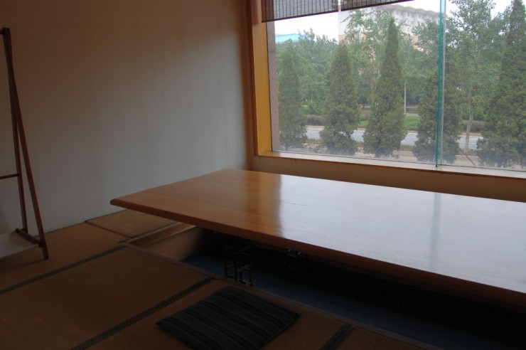 2階掘りごたつ式テーブルの個室