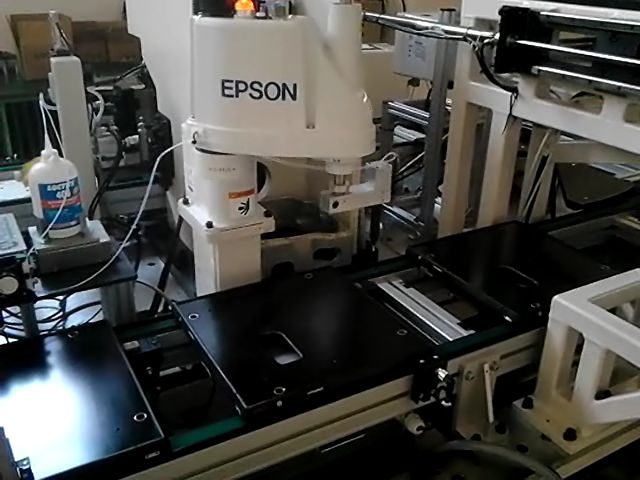 出品されるエプソンの産業用ロボット