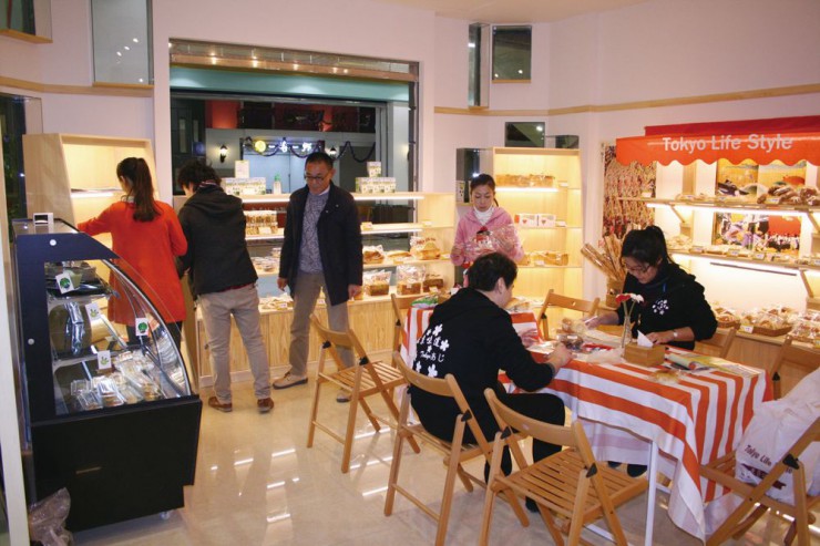 日本からの輸入品が展示される「東京味道日本商品体験館」
